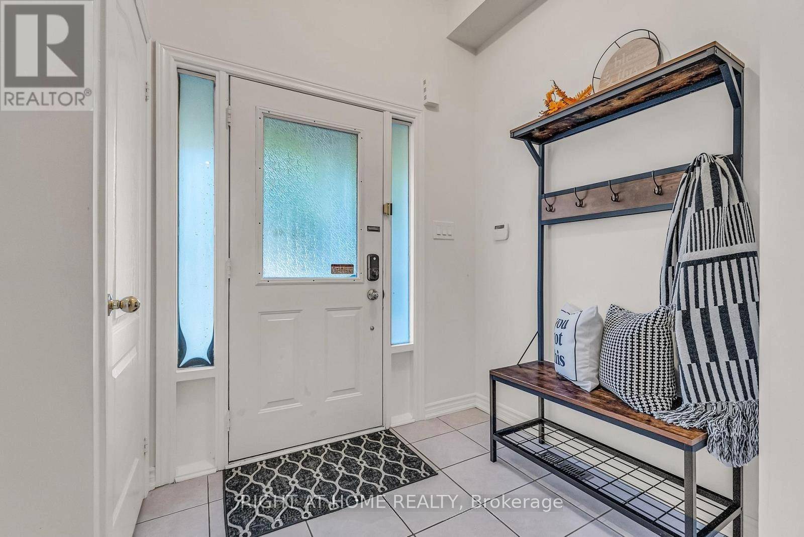 Markham (buttonville), ON L3R5P6,12 WALTER THOMAS WAY