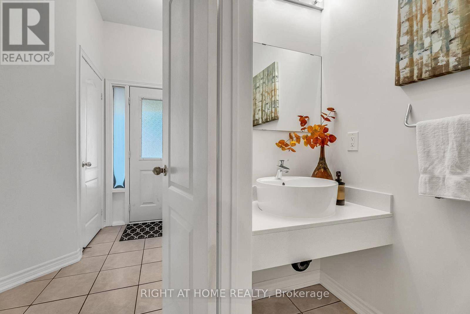 Markham (buttonville), ON L3R5P6,12 WALTER THOMAS WAY