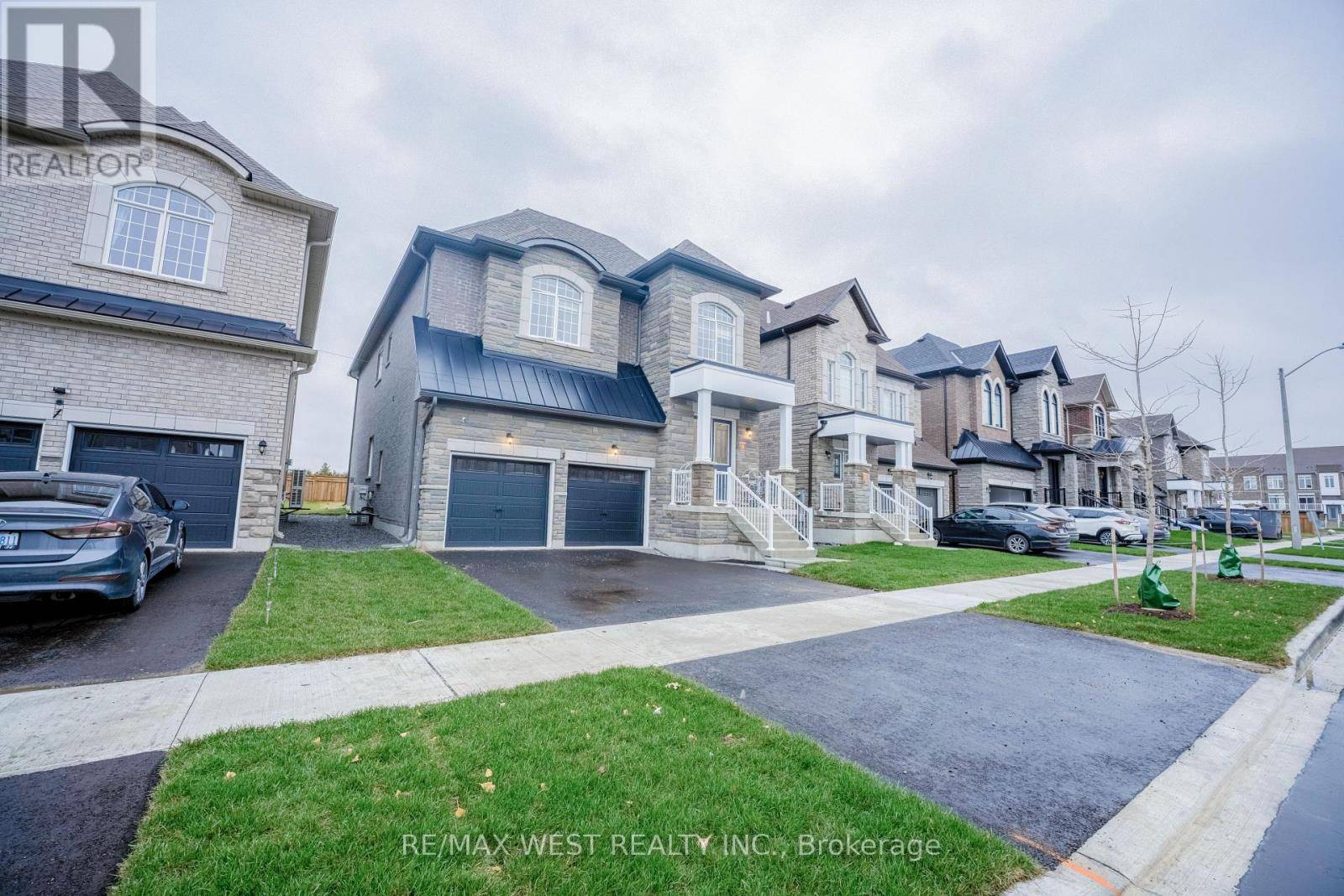 Richmond Hill (oak Ridges), ON L4E2Y5,3 SPECIOSA STREET