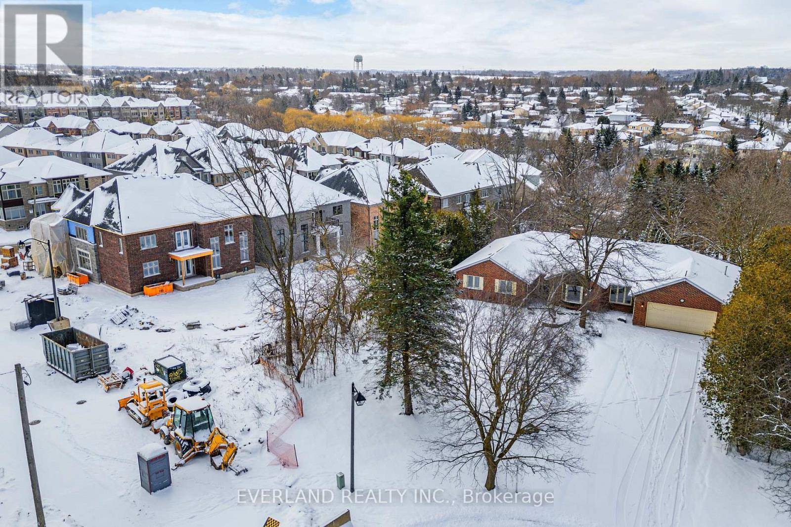 East Gwillimbury (holland Landing), ON L9N1E2,173 THOMPSON DRIVE