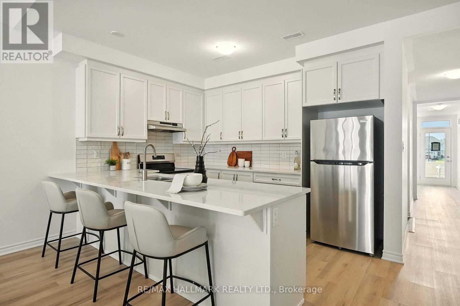 Innisfil, ON L9S0S9,716 KEAST PLACE