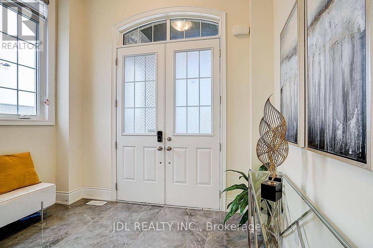 Vaughan (patterson), ON L6A5A2,1 ALEX BLACK STREET