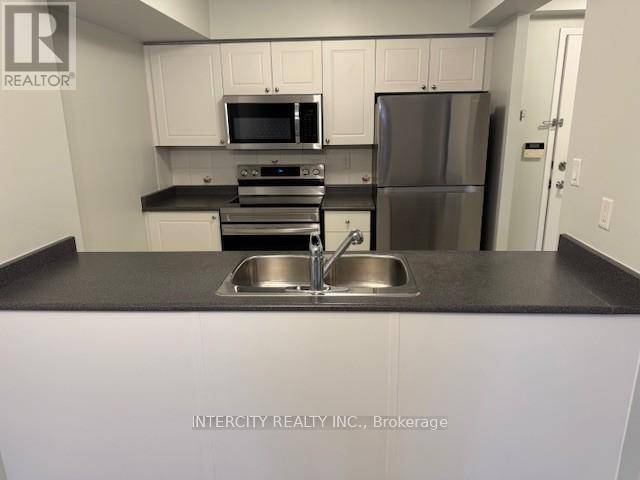 Vaughan (islington Woods), ON L4L9M6,250 Pine Grove RD #304