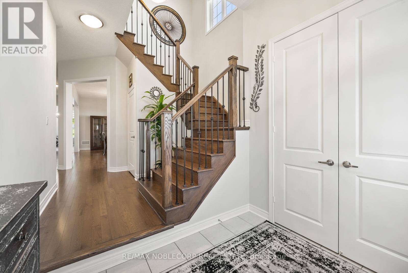 Bradford West Gwillimbury, ON L3Z0W5,68 INVERNESS WAY