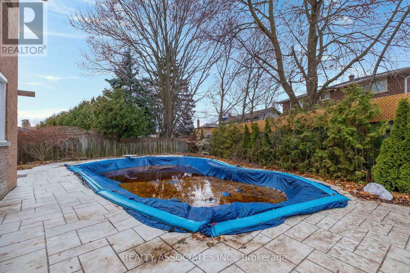 Newmarket (bristol-london), ON L3Y5Z8,81 DERBY COURT