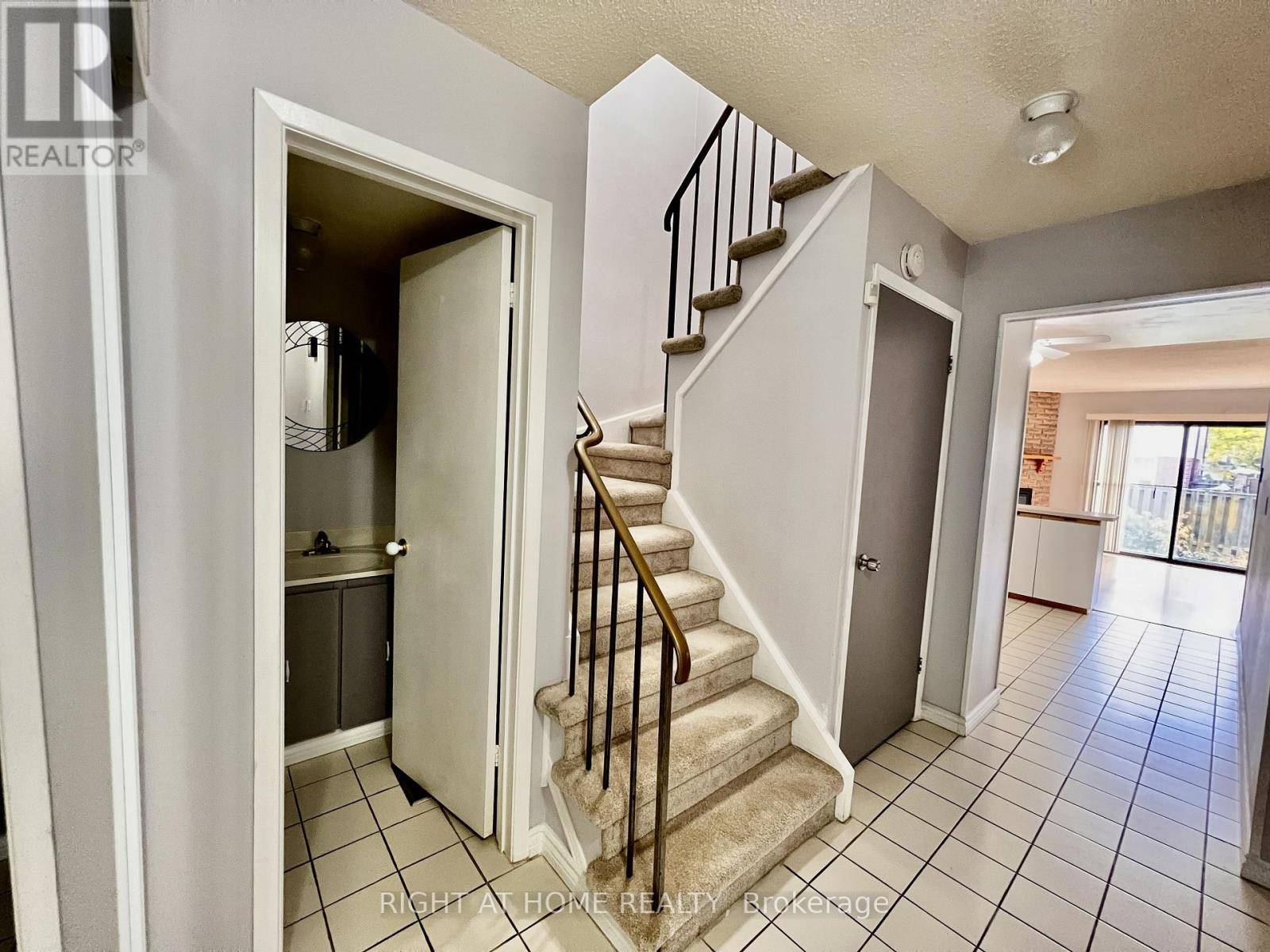 Markham (milliken Mills West), ON L3R3G4,33 FULLERTON CRESCENT