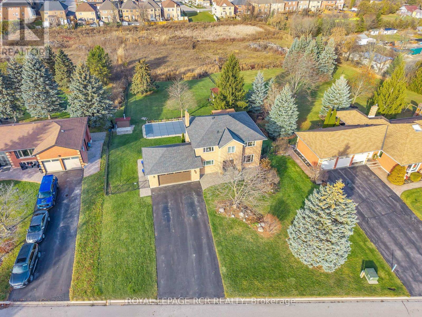 Bradford West Gwillimbury (bradford), ON L3Z3Z1,11 GOLFVIEW BOULEVARD