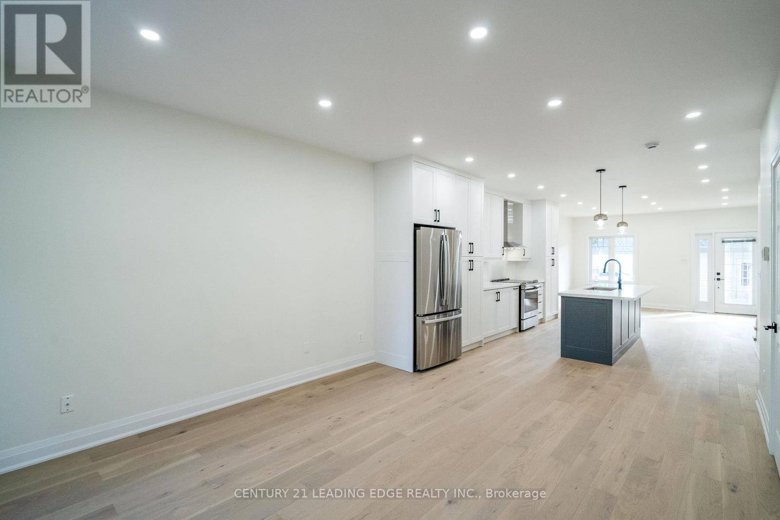 Markham (cornell), ON L6B1B5,22 MILROY LANE