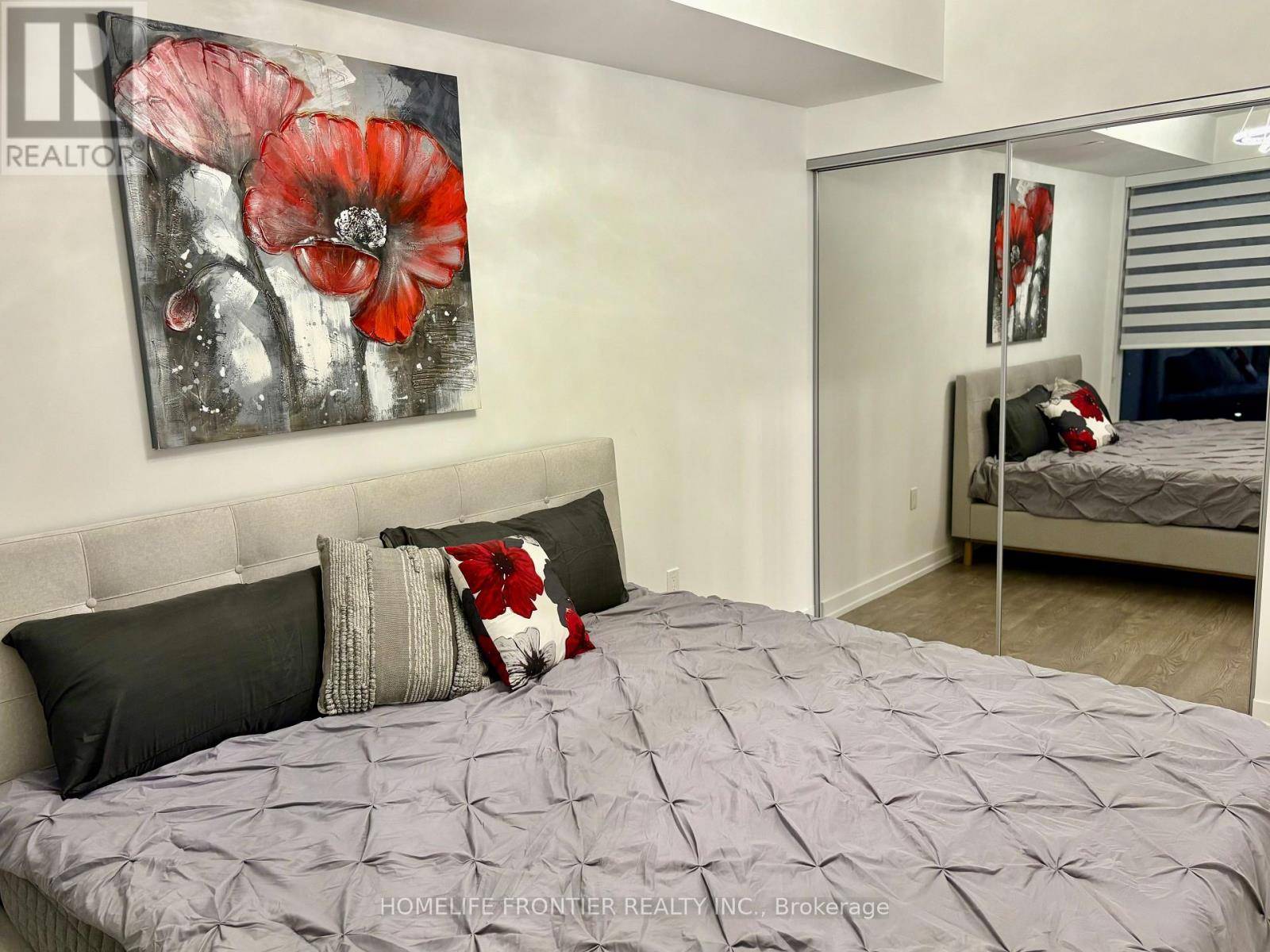 Innisfil, ON L9S0R6,333 Sunseeker AVE #255