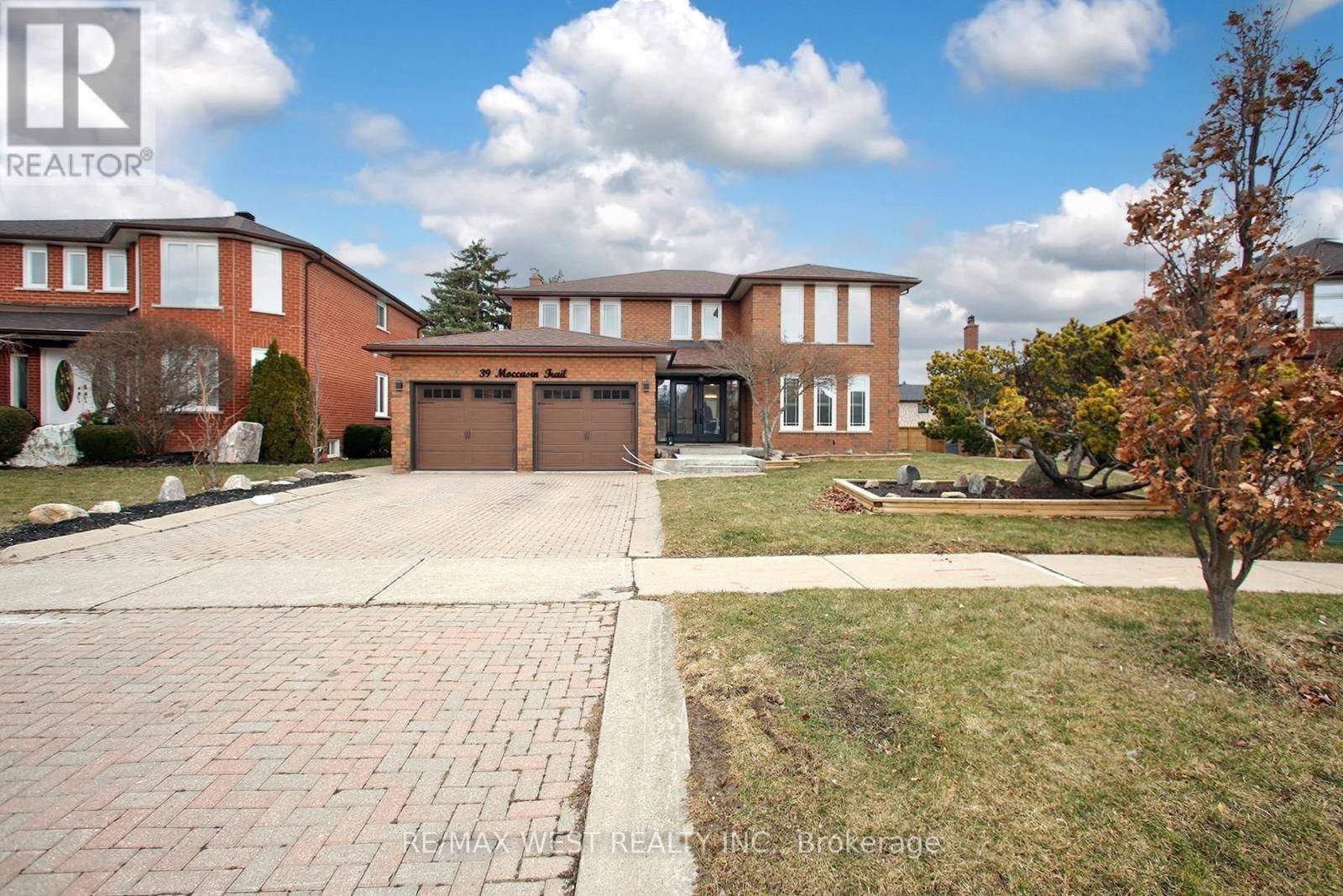 Vaughan (east Woodbridge), ON L4L7B6,39 MOCCASIN TRAIL