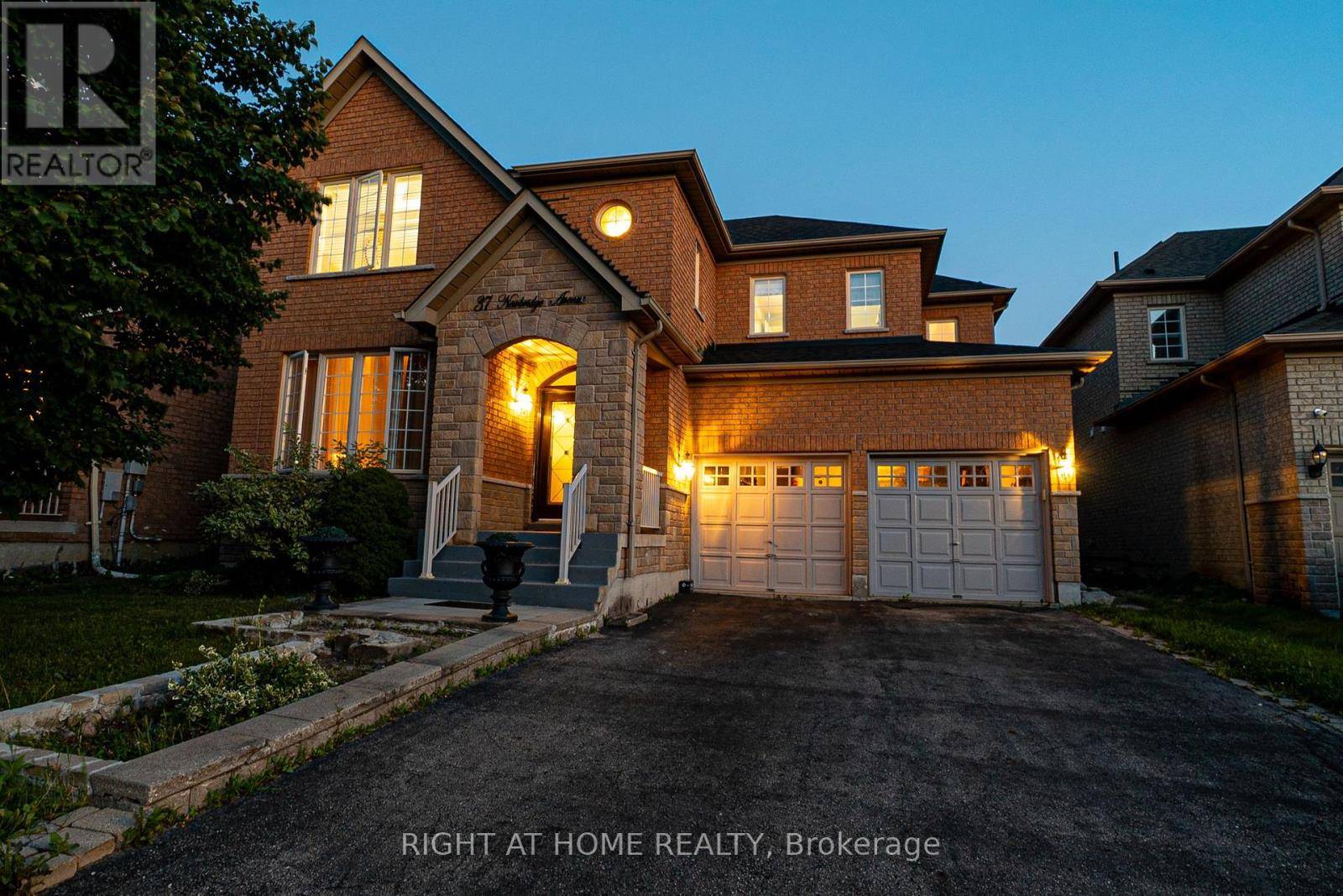 Richmond Hill (oak Ridges), ON L4E3Z9,37 NEWBRIDGE AVENUE