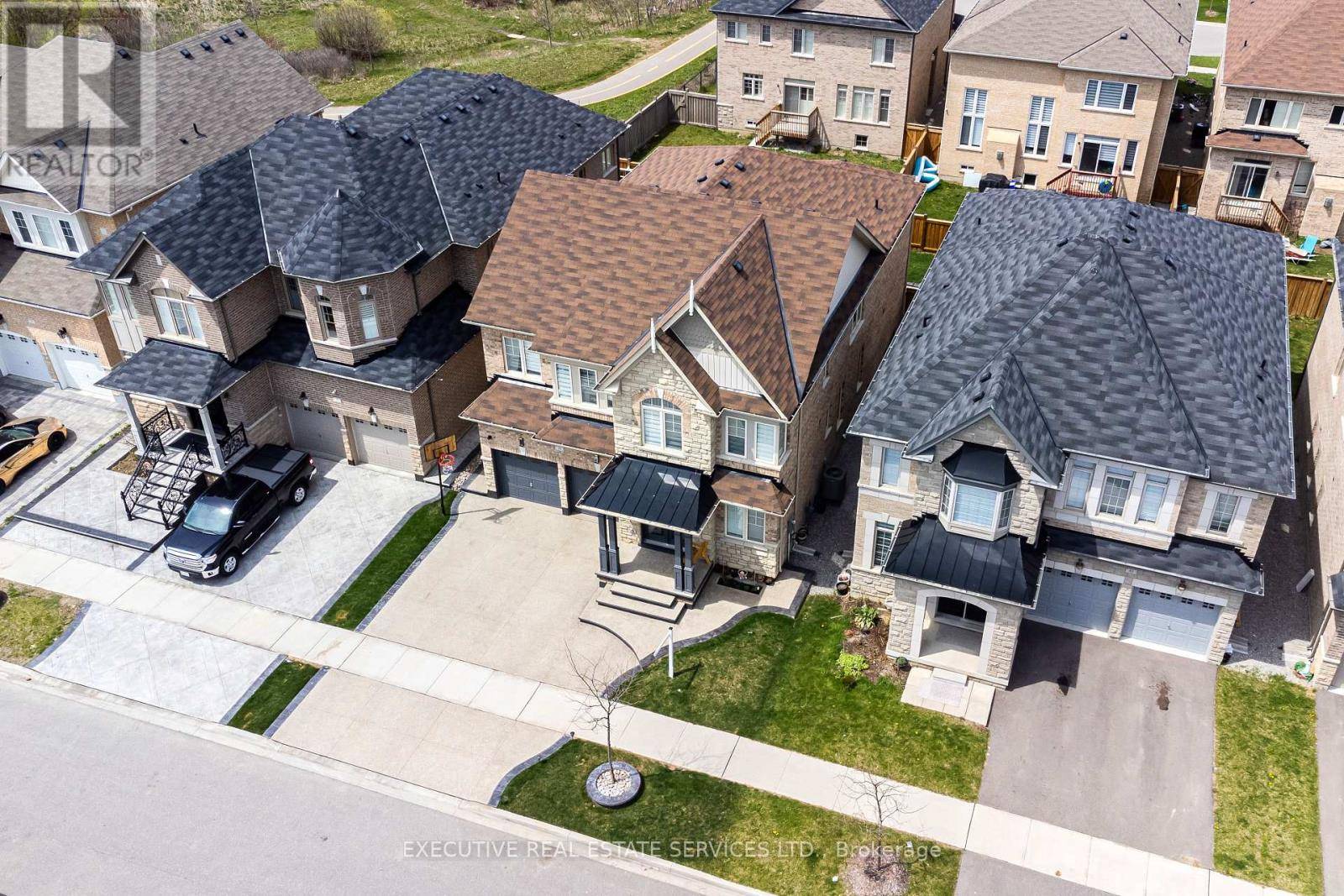 Vaughan (kleinburg), ON L4H4L4,79 ELDERSLIE CRESCENT E