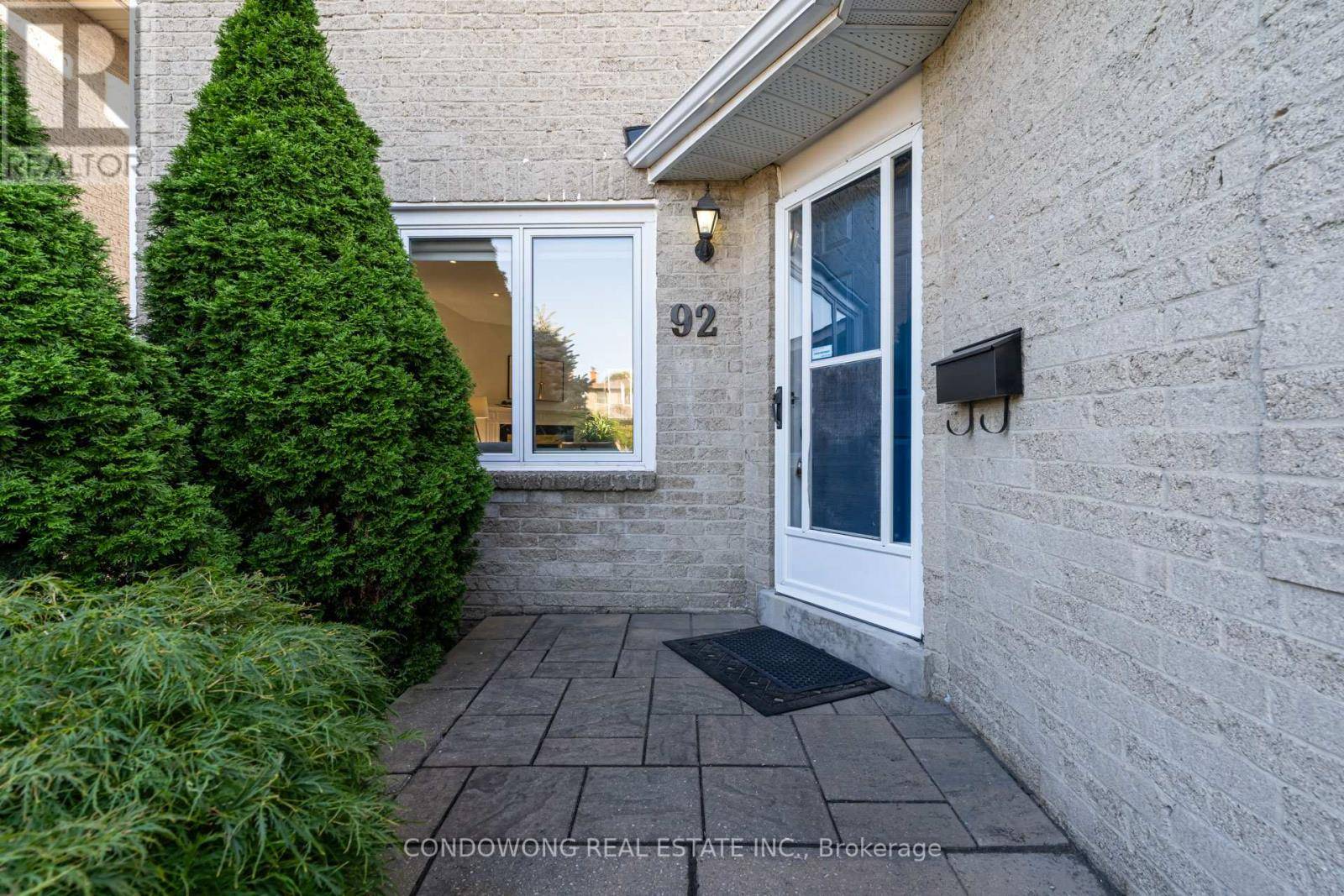 Richmond Hill (north Richvale), ON L4C7S6,92 HOUSEMAN CRESCENT