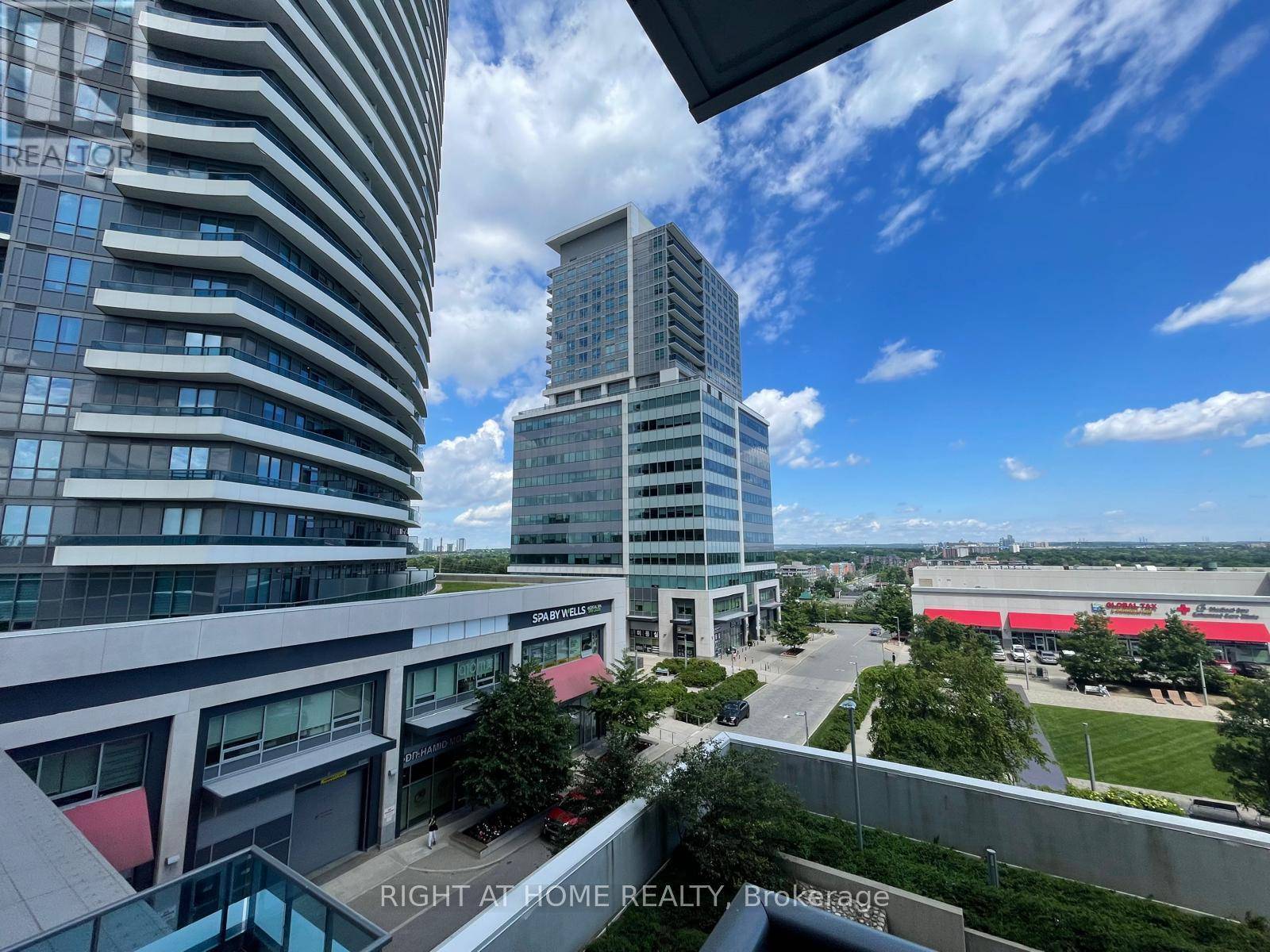 Markham (grandview), ON L3T0C9,7165 Yonge ST #533