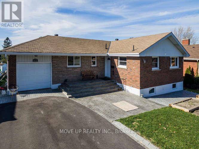 Newmarket (huron Heights-leslie Valley), ON L3Y3E8,34 Hamilton DR #2