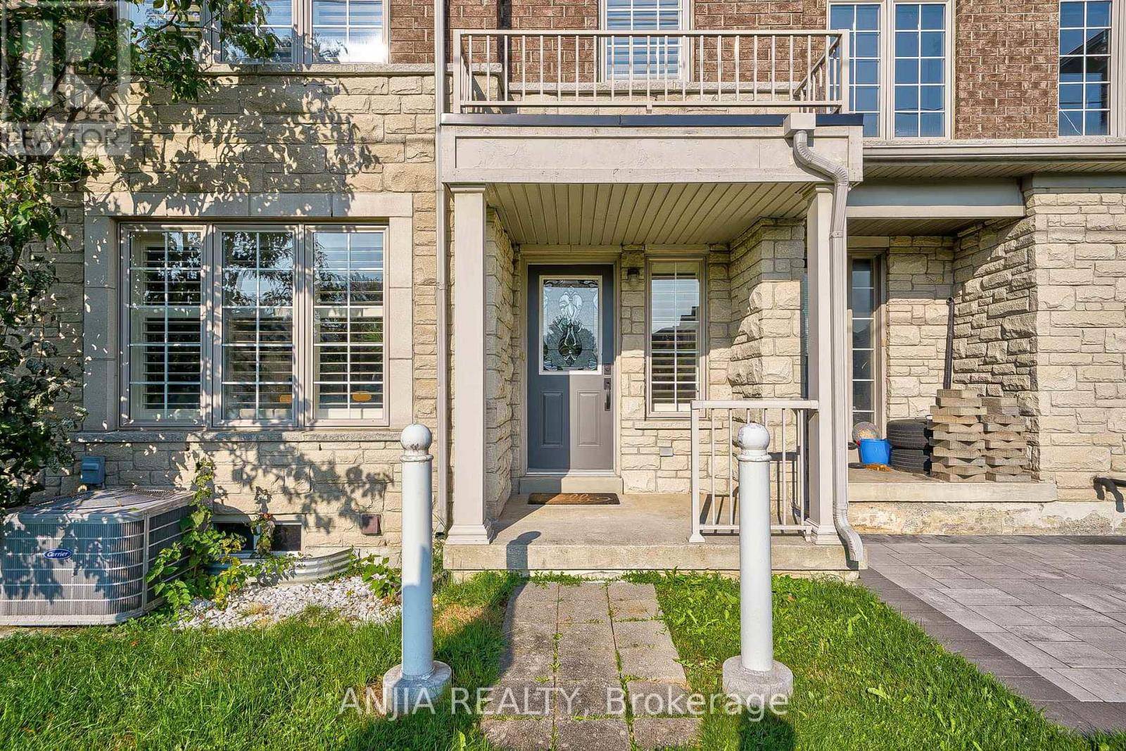 Markham (berczy), ON L6C0B6,60 THOROUGHBRED WAY