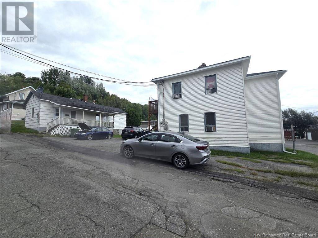 Edmundston, NB E3V1M7,17 23 Rosario Street