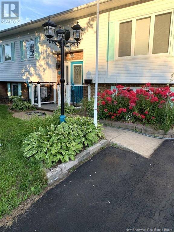 Moncton, NB E1G1R5,161 ashley Crescent