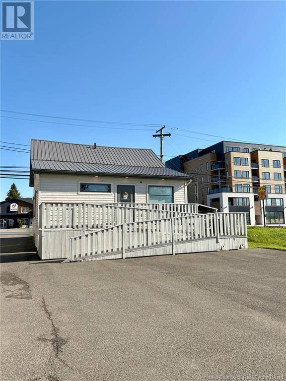 Dieppe, NB E1A1P3,324 Champlain Street