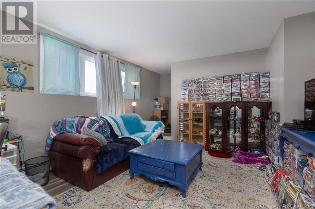 Dieppe, NB E1A1C3,583-585 Beausoleil