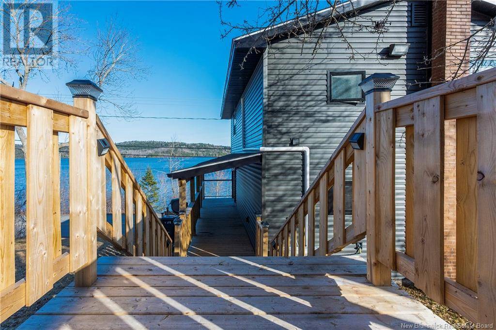 Grand Bay-westfield, NB E2M7B6,8980 Route 102