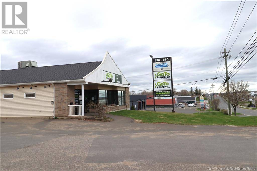 Fredericton, NB E3B8G9,676 Prospect Street