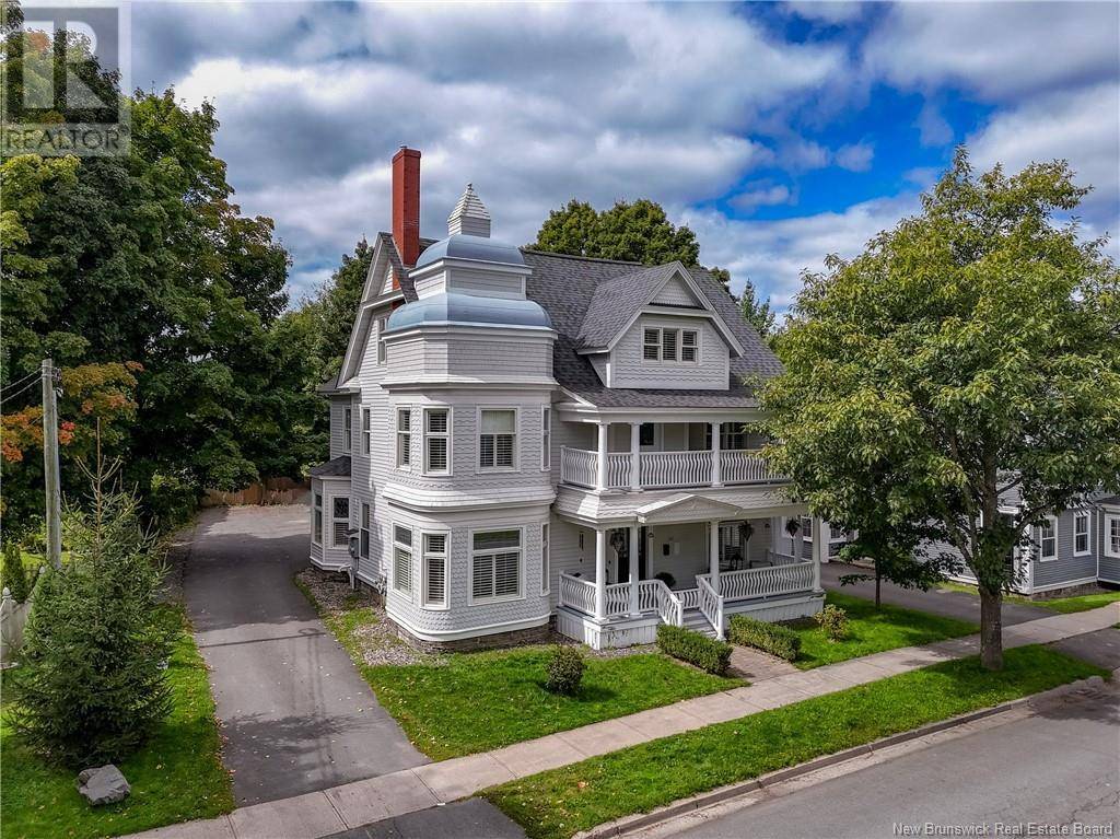 Fredericton, NB E3B1Y9,82 Waterloo Row