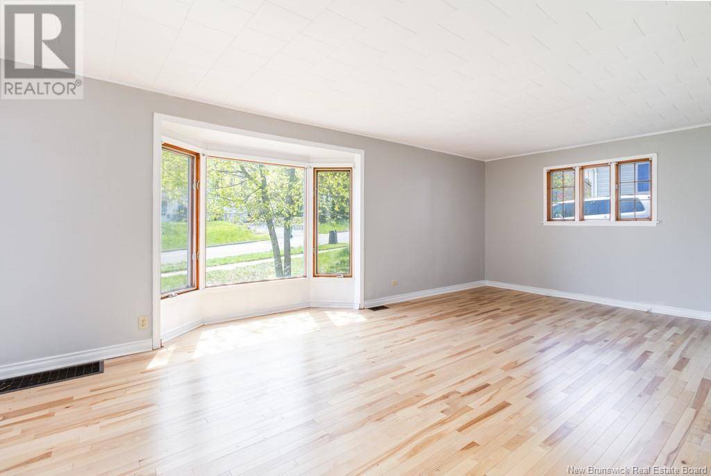 Fredericton, NB E3B3V6,731 Reid Street