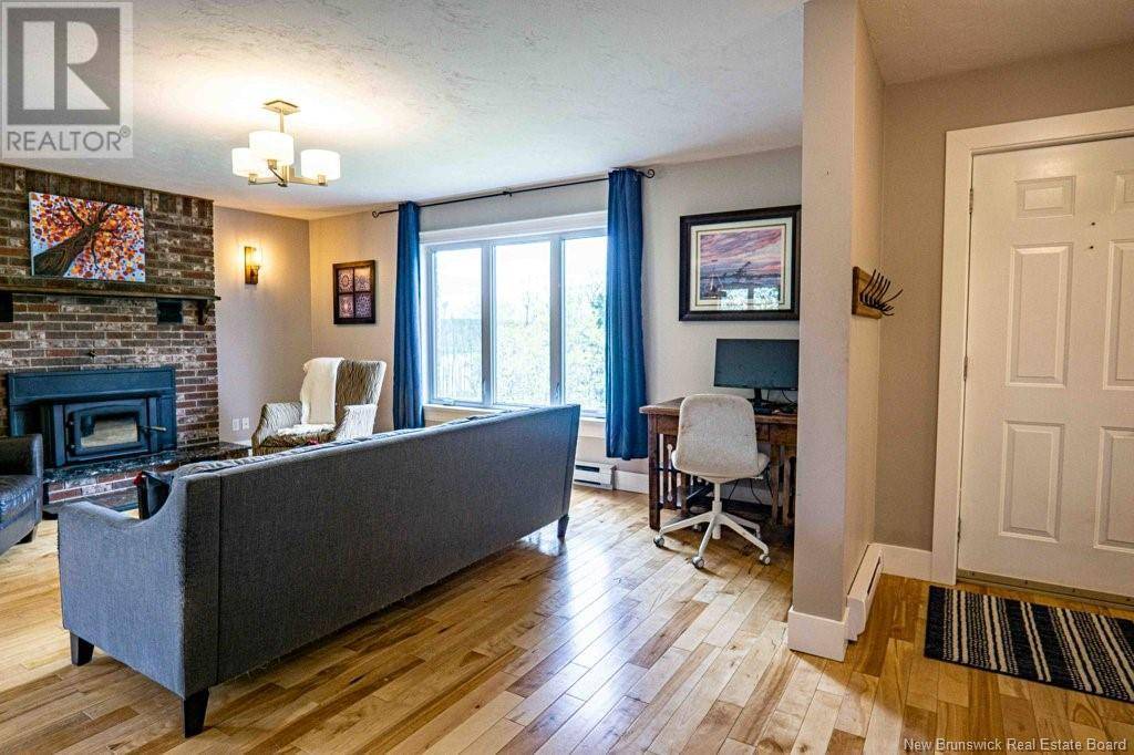 Fredericton, NB E3C1L9,25 Rosewood Drive