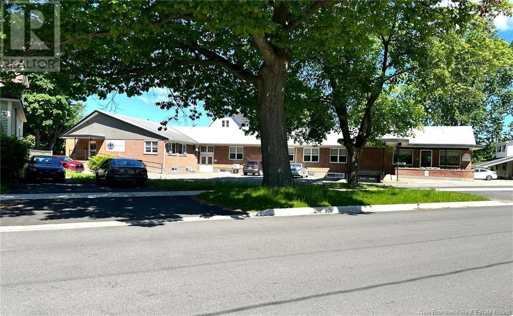 Fredericton, NB E3B2L8,33 Rookwood Avenue
