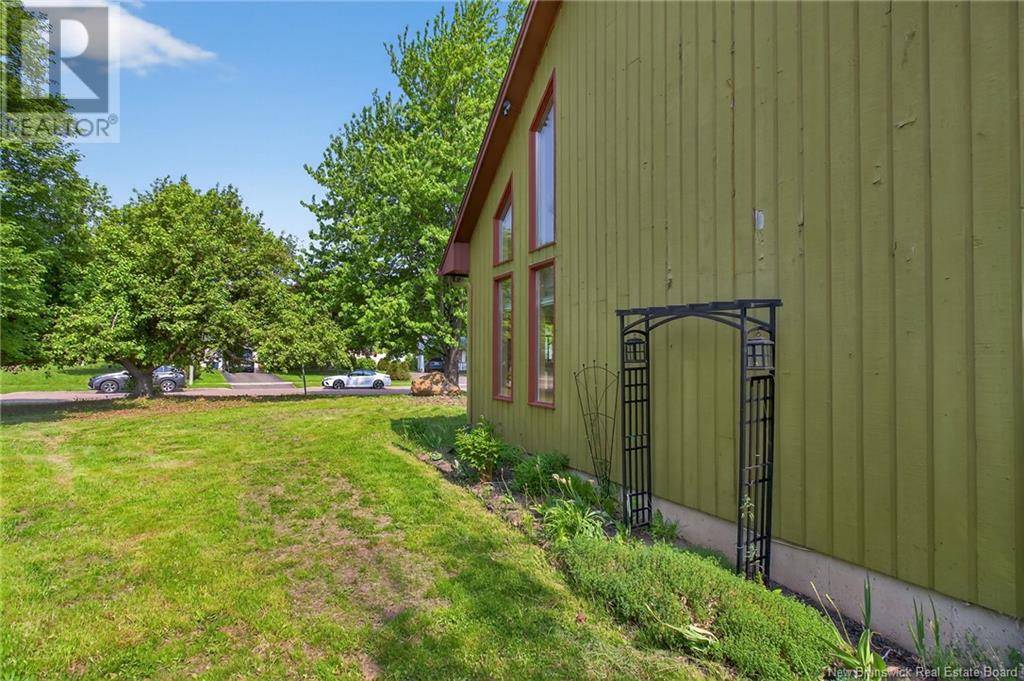 Moncton, NB E1G1V3,96 Teakwood Way
