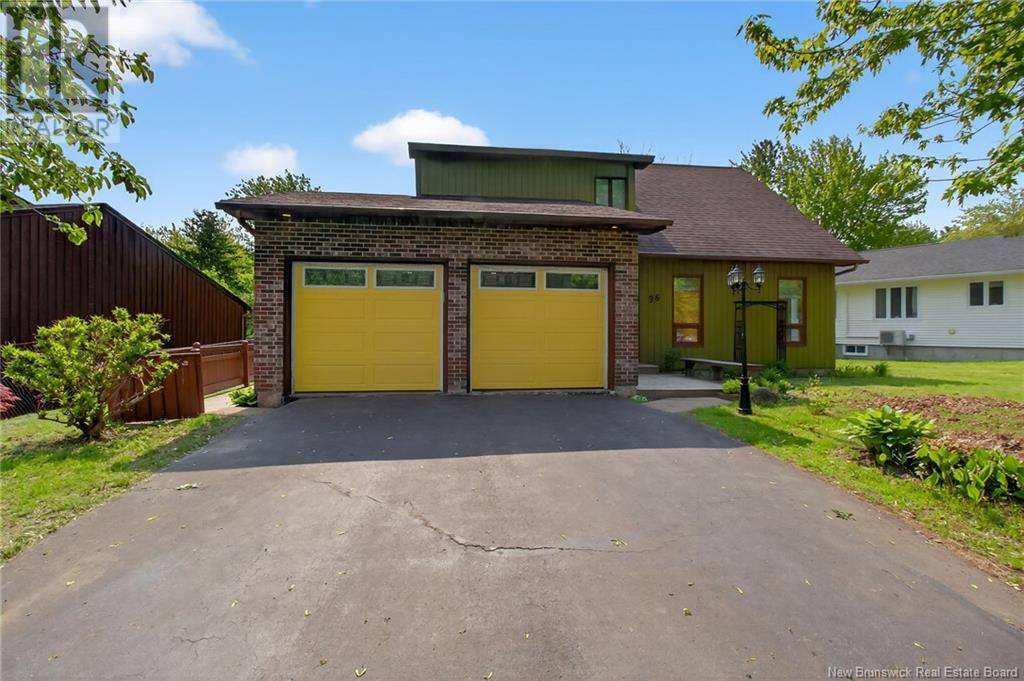 Moncton, NB E1G1V3,96 Teakwood Way