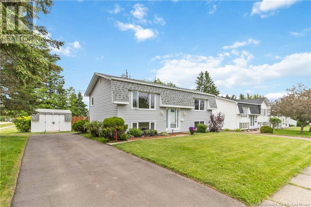 Moncton, NB E1G1L8,106 Knox Drive