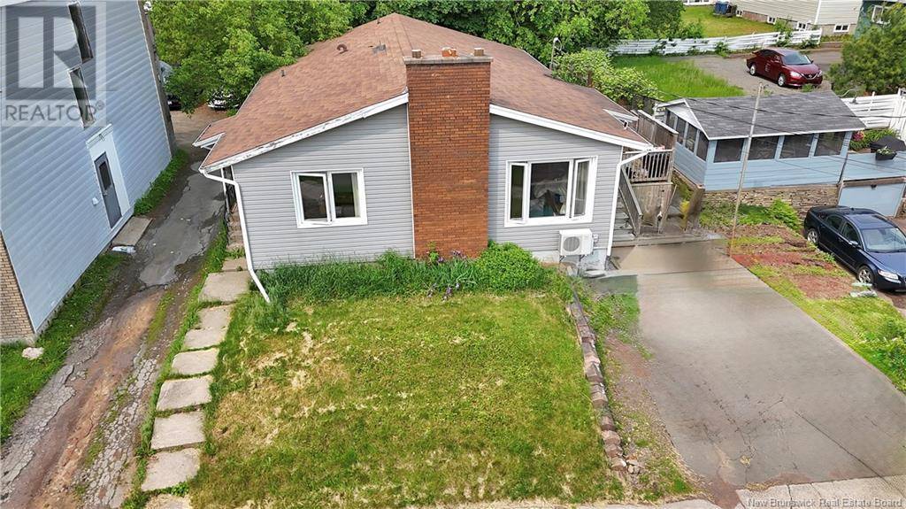 Moncton, NB E1C6K3,222 Jones Street