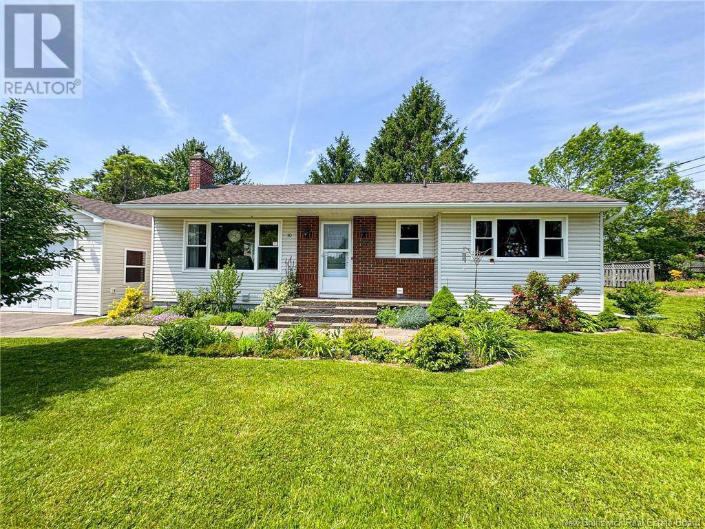 Sackville, NB E4L3W2,10 Devon Avenue