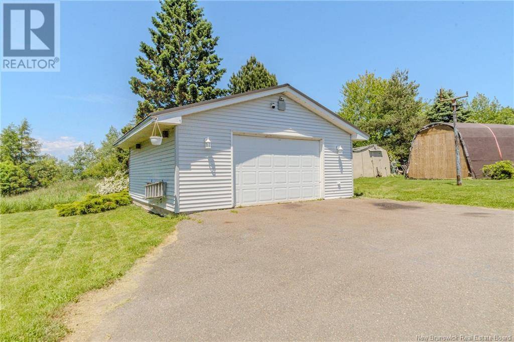 Saint John, NB E2J2G7,566 Westmorland Road