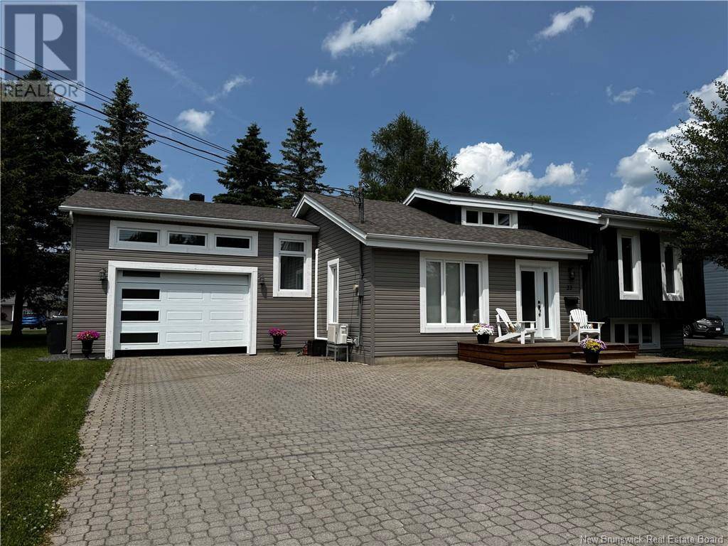 Edmundston, NB E3V3Z8,33 BOSSÉ Avenue