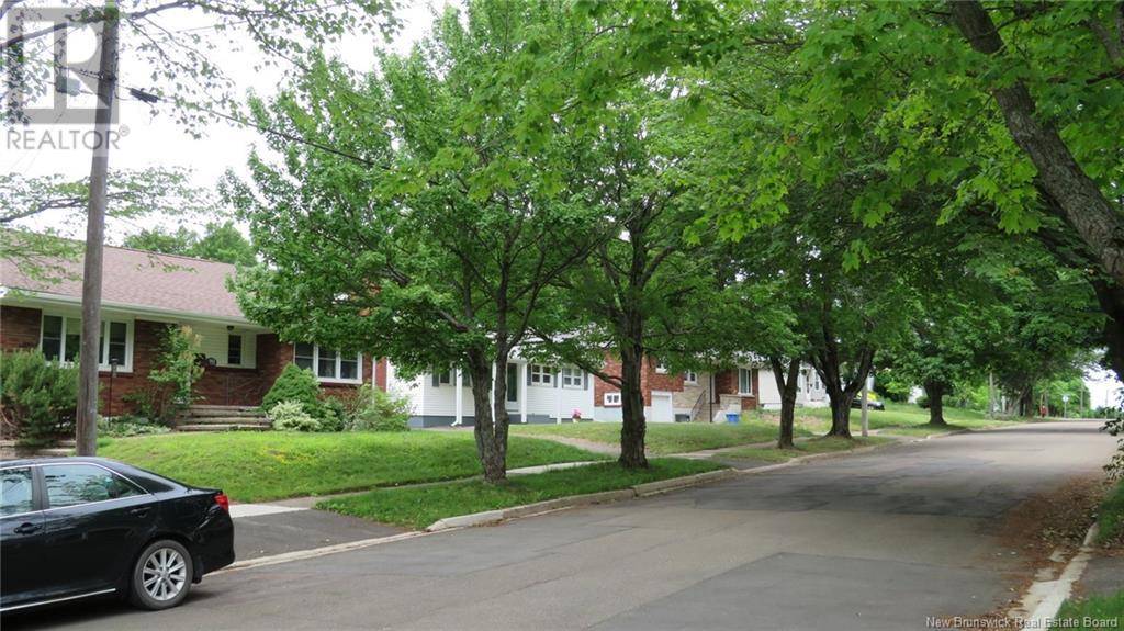 Moncton, NB E1E2X4,80 Coronation Drive