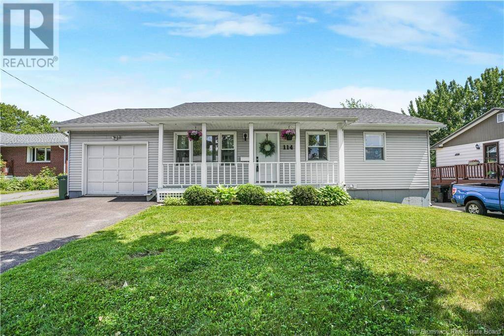 Fredericton, NB E3A2G1,114 Moss Avenue