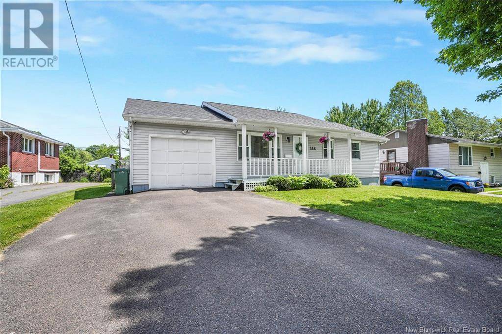 Fredericton, NB E3A2G1,114 Moss Avenue