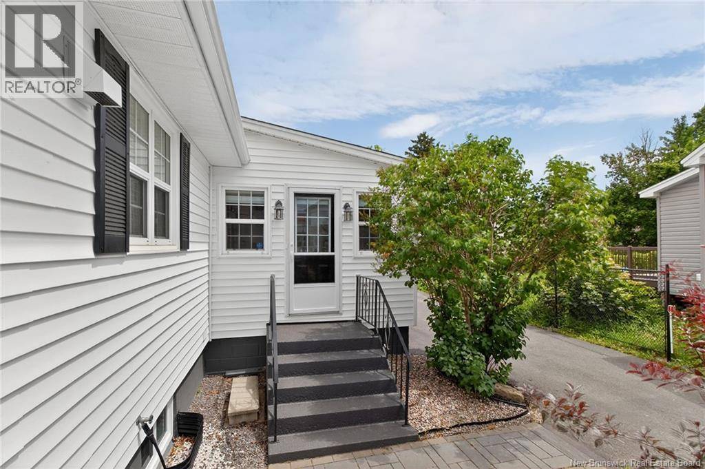 Moncton, NB E1C6A2,95 Maple Street