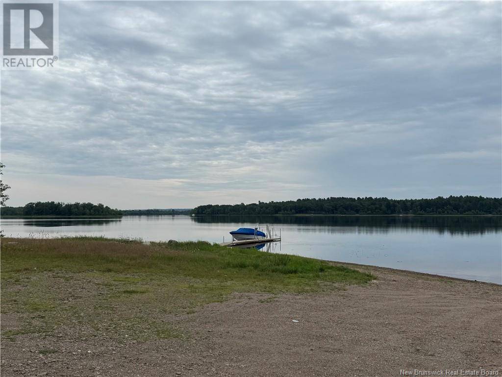 Oromocto, NB E2M1L2,2 Harts Lake Road