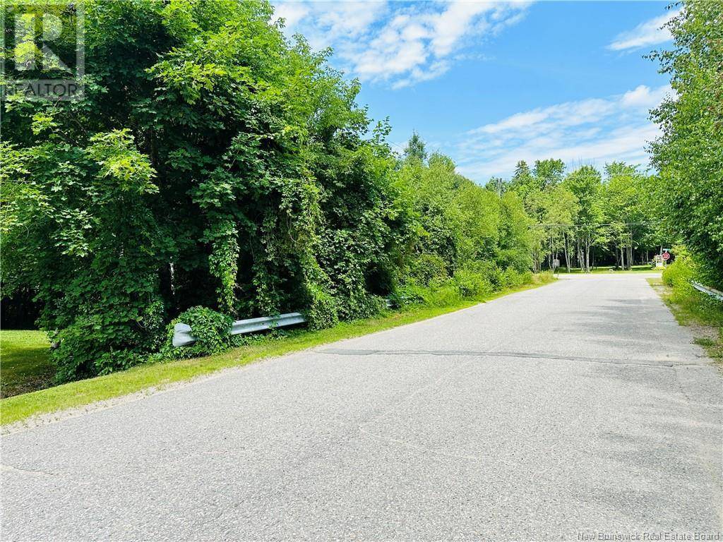 Miramichi, NB E1V6R3,844 SQ MT Carroll Street