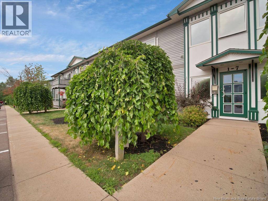 Moncton, NB E1A3M1,33 MacAleese Lane Unit# 5