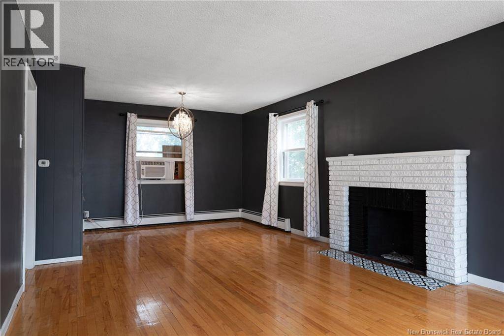 Moncton, NB E1C6Z2,61 Macbeath Avenue