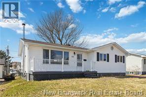 Moncton, NB E1G1K3,120 Dawn Crescent