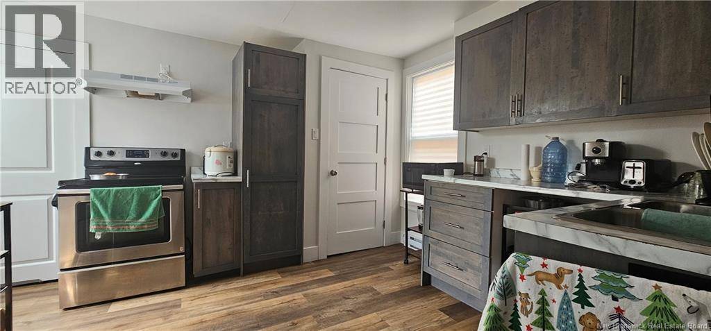 Moncton, NB E1C5E6,496 Robinson