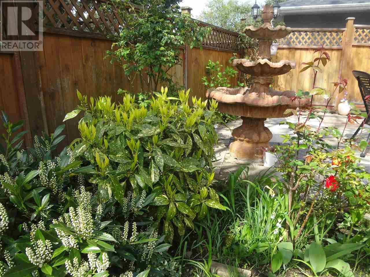 Burnaby, BC V3N4Z7,7280 15TH AVENUE