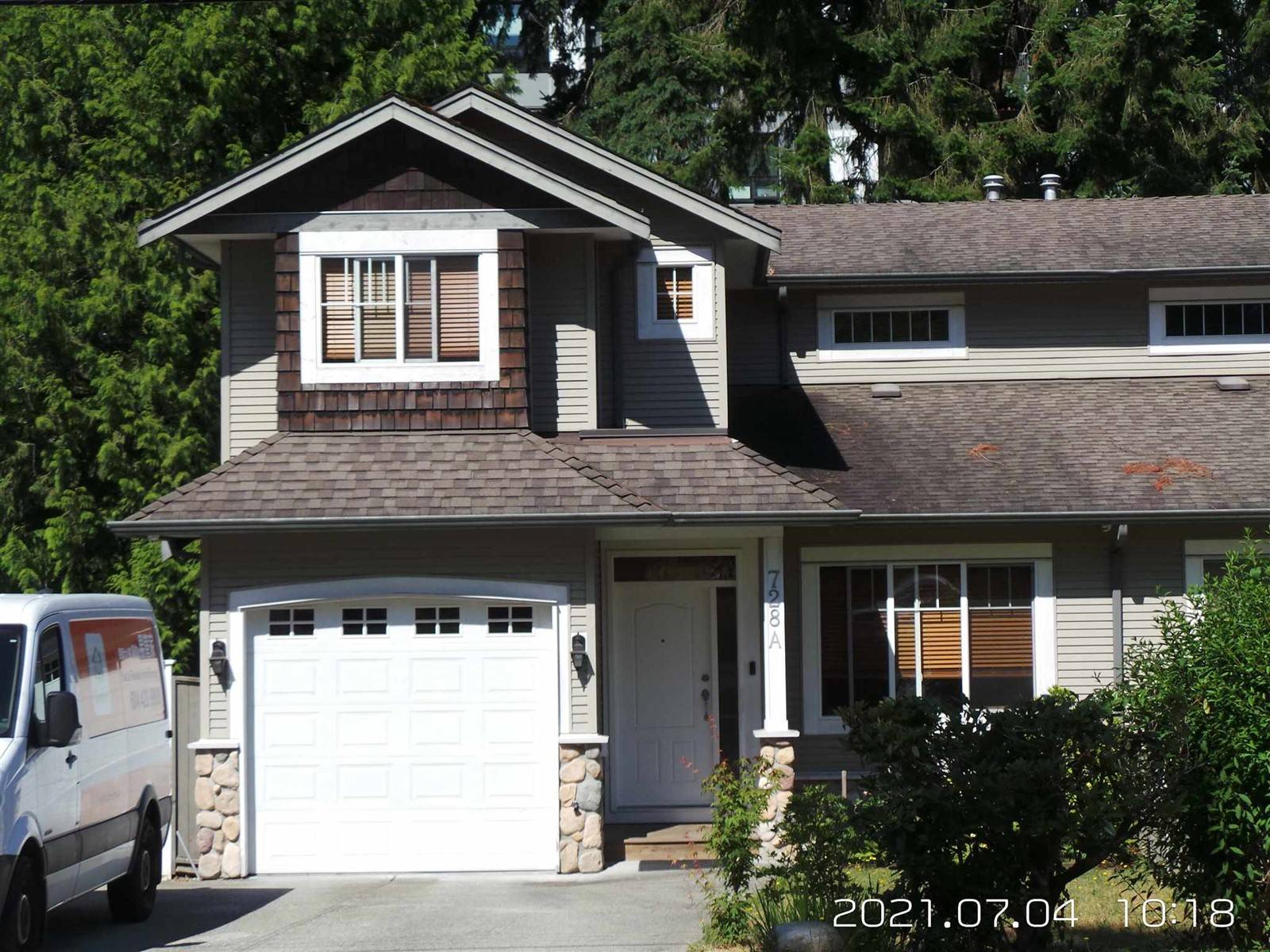 Coquitlam, BC V3J4B5,728A DOGWOOD STREET