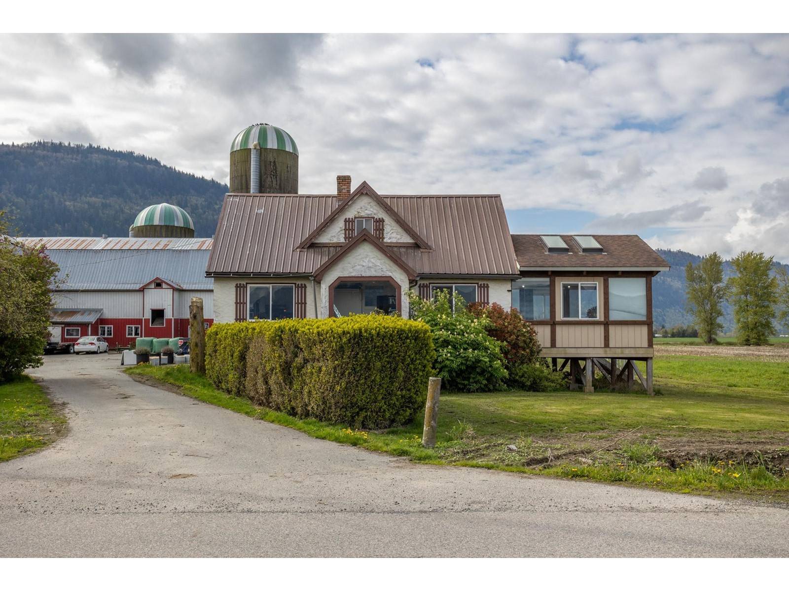 Abbotsford, BC V3G2A3,39464 WELLS LINE ROAD